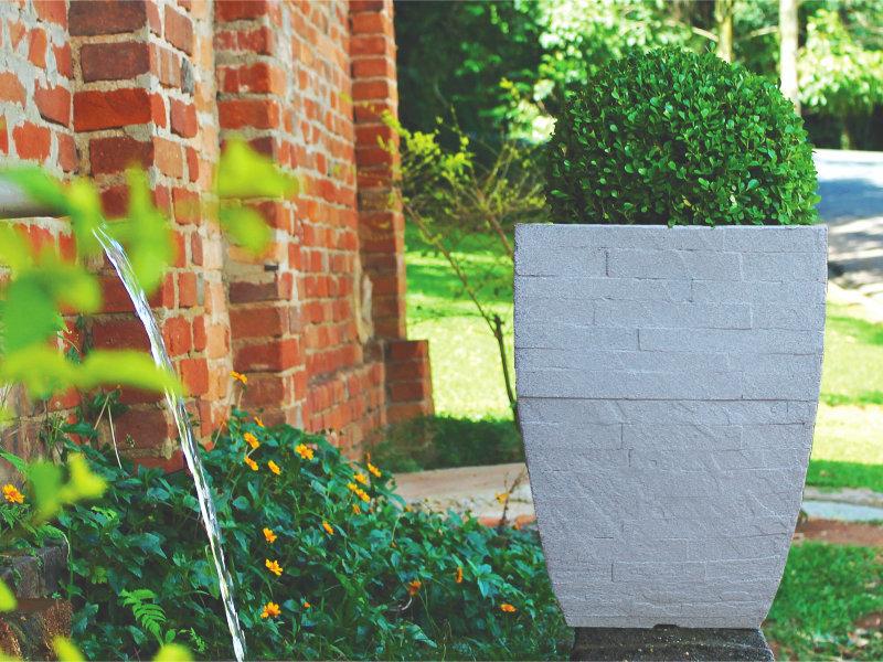 Beleza, qualidade e algo a mais: conheça melhor os diferenciais dos Vasos de Jardinagem Japi