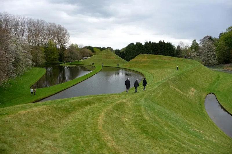 12 Garden of Cosmic Speculation Dumfries Escocia