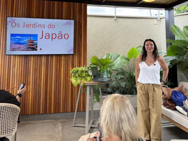 Cobrire Palestra Alice Izume 09