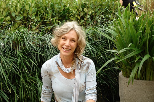 35_Renata_Tilli_Casa_cor_2013_perfil